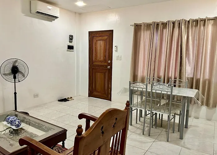 Appartement At 810 *