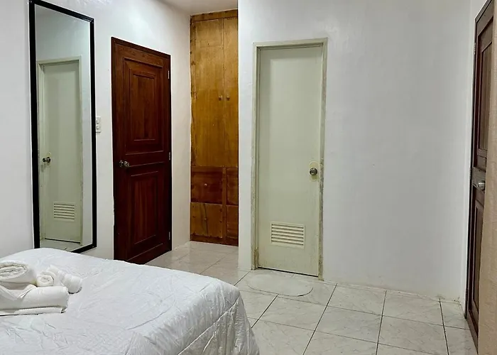 Appartement At 810 *